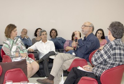 João Batista de Andrade em sua exposição.