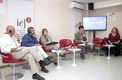 Umesh Lalloo Bawa, Garth Stevens, Graciela Jorge, Paulo Endo e Flavia Schilling