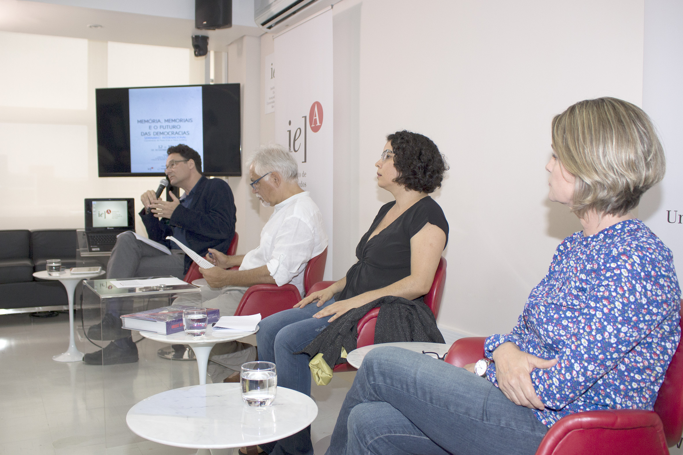 Marcio Selligmann-Silva, José Sérgio Carvalho, Janaína de Almeida Teles e Katia Neves