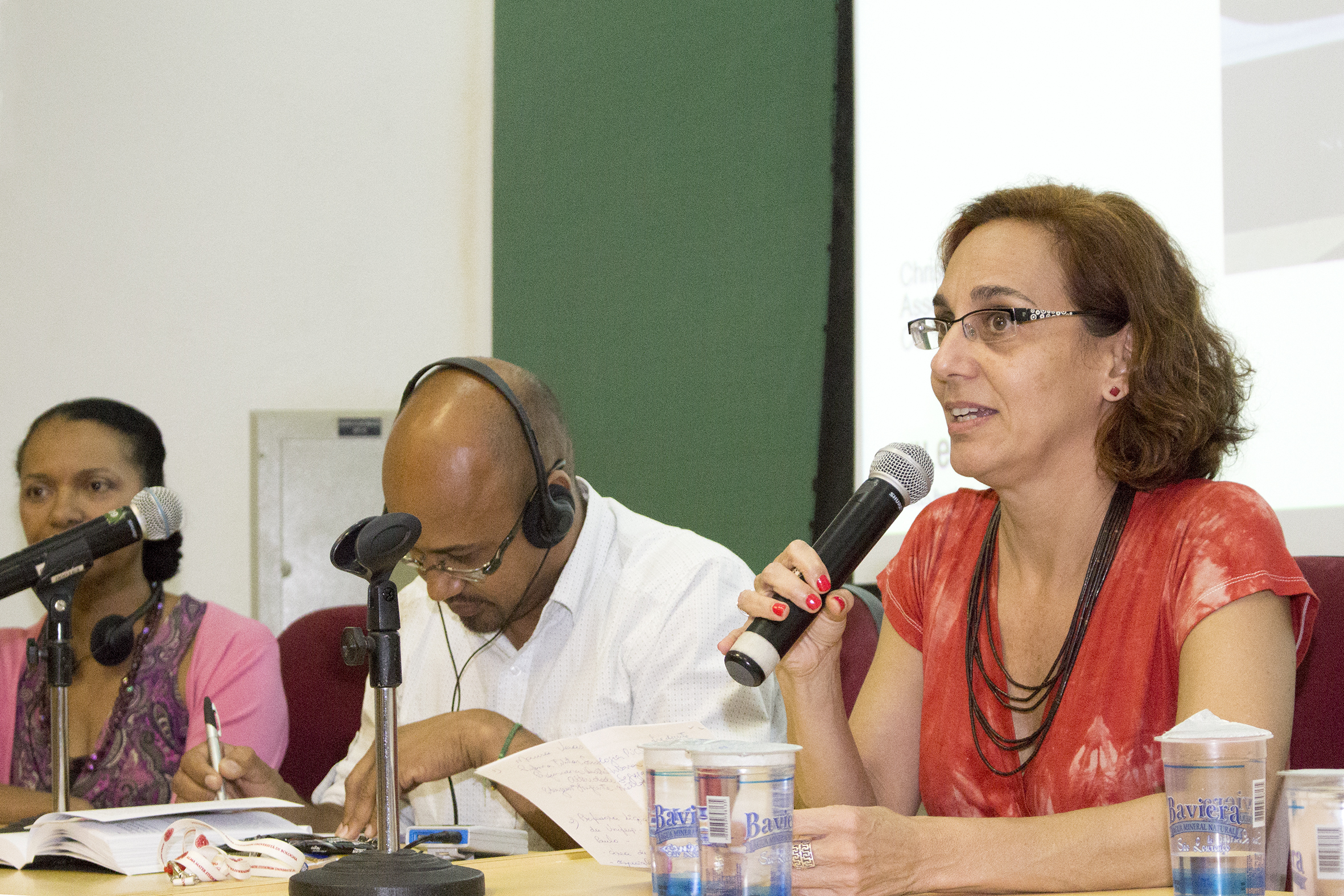 Sylvia Dantas faz a abertura do evento e apresenta Christopher Sonn