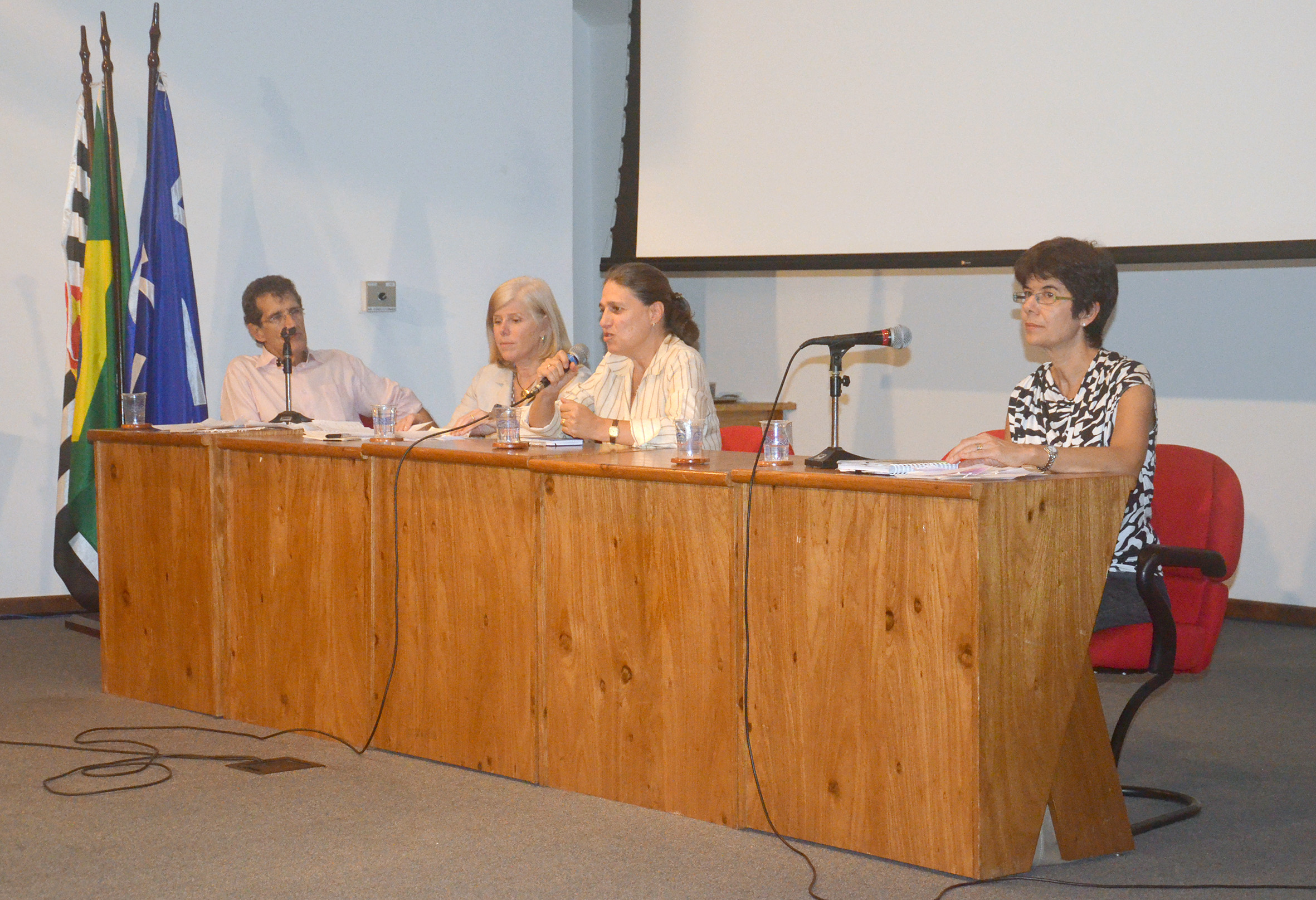 Carlos Augusto Monteiro, Denise Costa Coitinho, Ana Lydia Sawaya e Semíramis Martins Álvares Domene