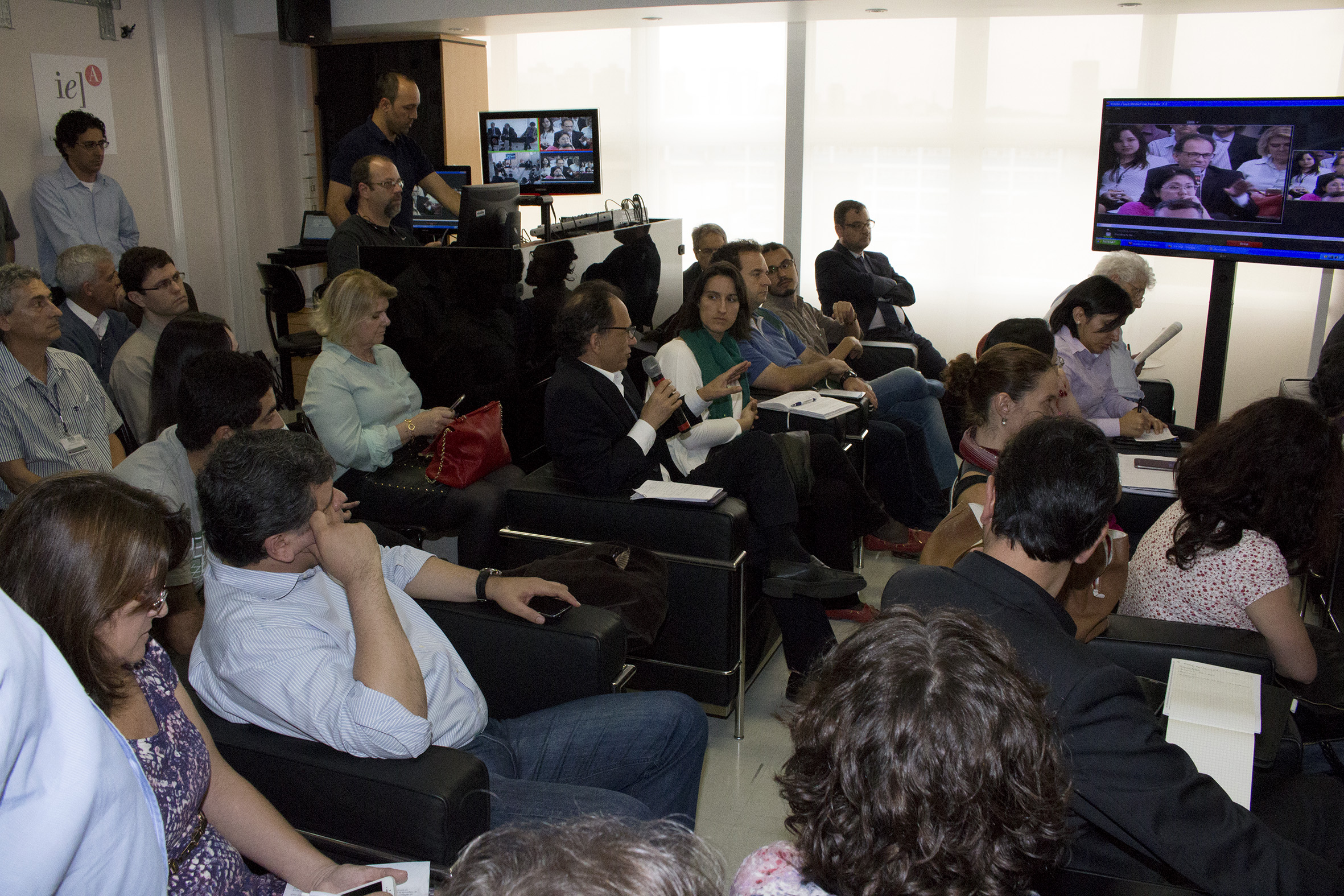 Participação do público presente no evento