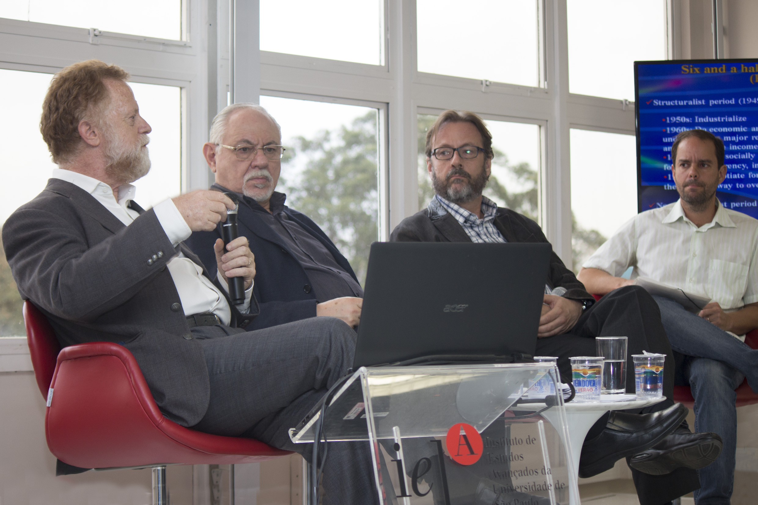 Ricardo Bielchowsky, Bernardo Sorj, Márcio Bobik Braga e Fabio Santos