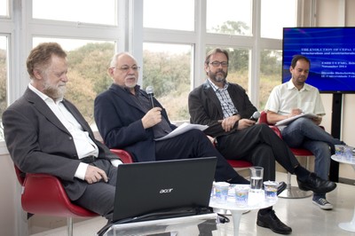 Ricardo Bielchowsky, Bernardo Sorj, Márcio Bobik Braga e Fabio Santos
