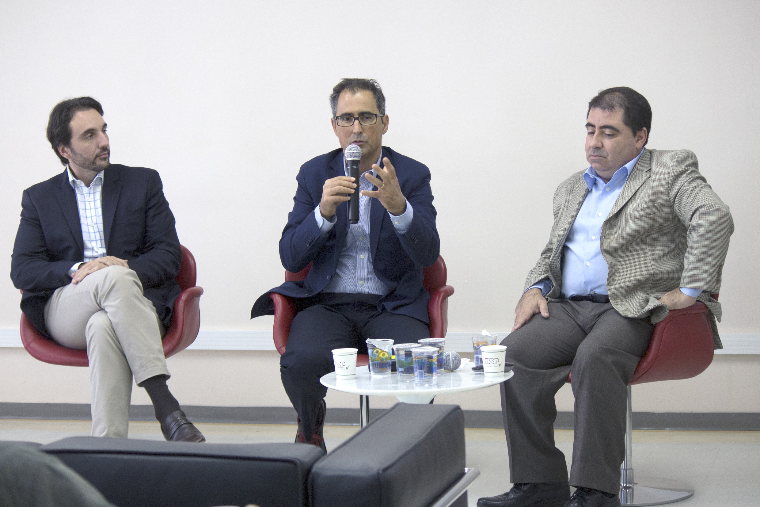 Weber Amaral abre o evento e apresenta os expositores