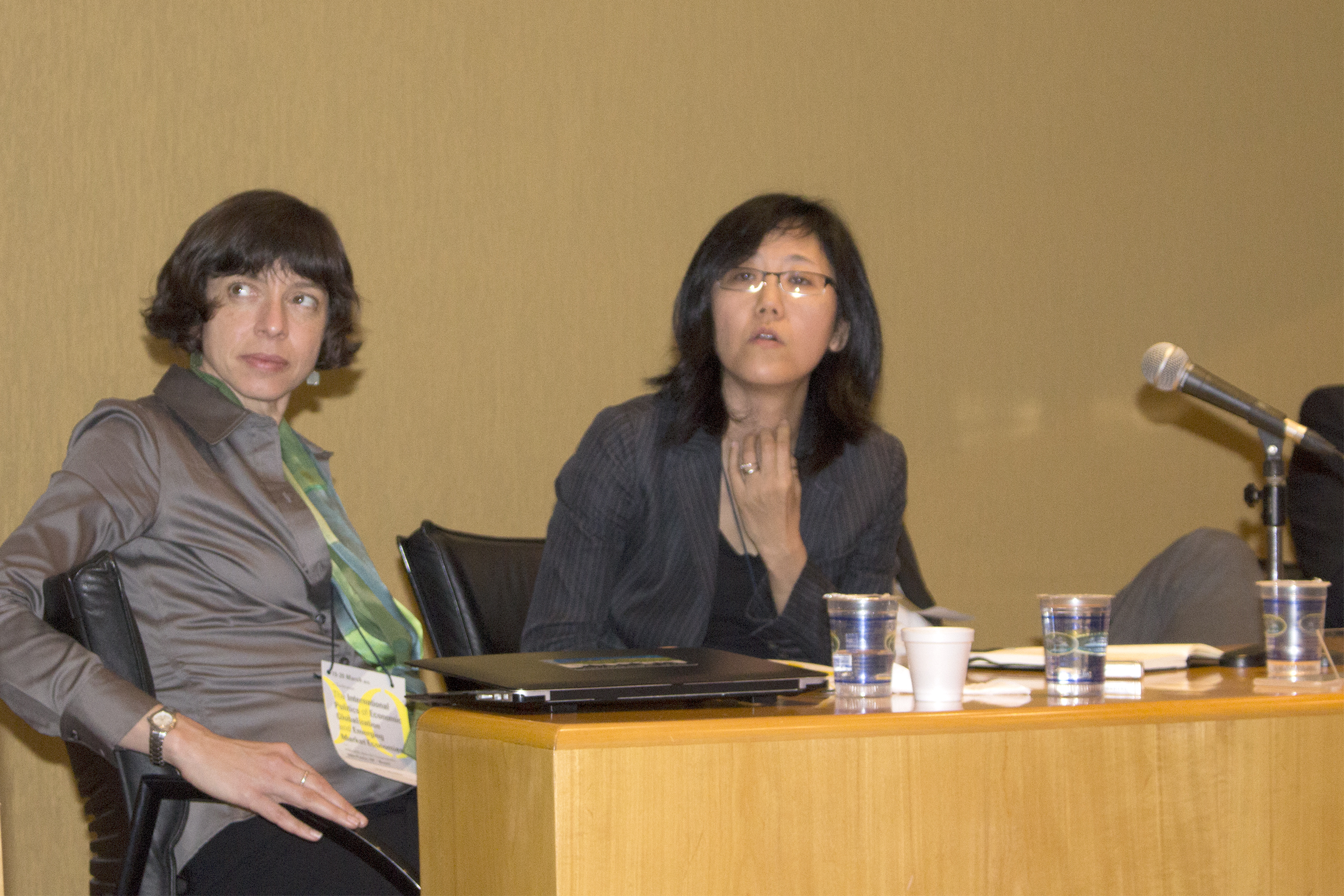 Layna Mosley e Megumi Naoi