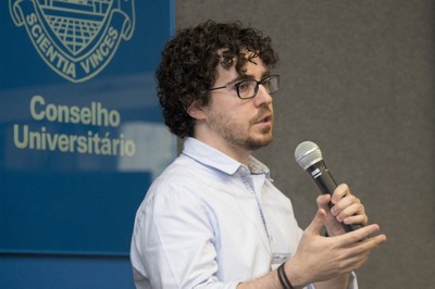 Apresentação de André Cravo  - 21 de abril de 2015