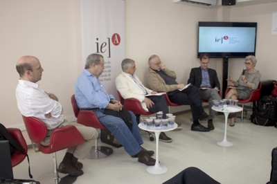 Sérgio Fausto, Francisco Weffort, José Álvaro Moisés, Bernardo Sorj, Marcus Melo e Lourdes Sola
