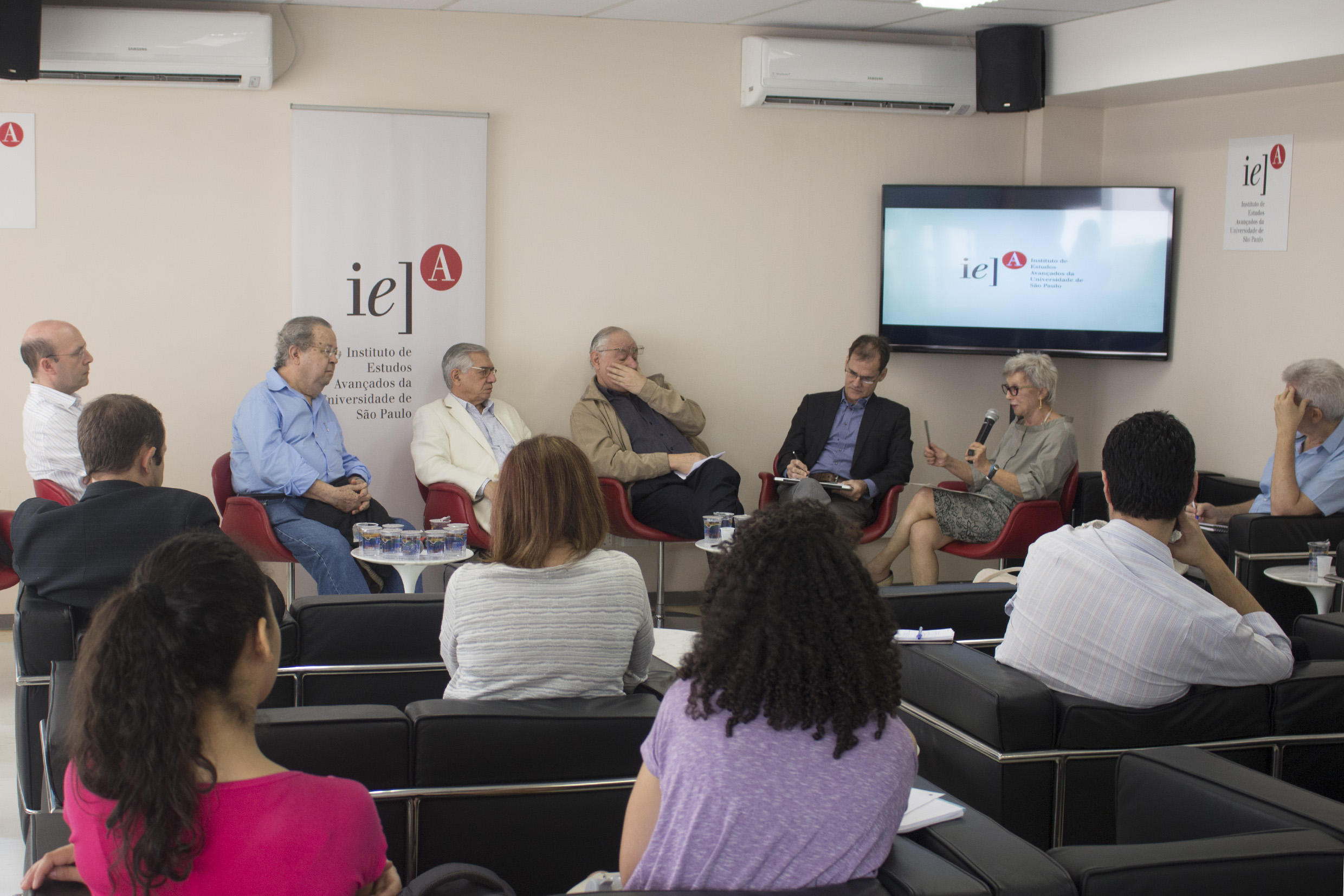 Sérgio Fausto, Francisco Weffort, José Álvaro Moisés, Bernardo Sorj, Marcus Melo e Lourdes Sola