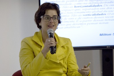 Juliana Cassano Cibim faz o encerramento do encontro e faz os agradecimentos