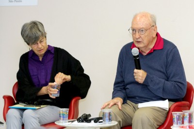 Hugh Lacey apresenta Helen Longino