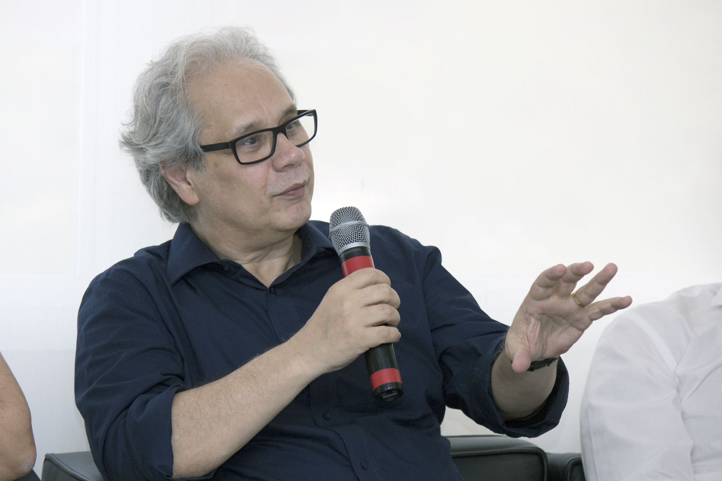 Marcos Buckeridge faz perguntas ao expositor
