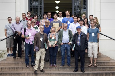 Grupo em frente a Faculdade de Medicina - 18 de abril de 2105