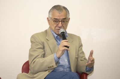 José Álvaro Moisés encerra o evento e agradece as expositoras