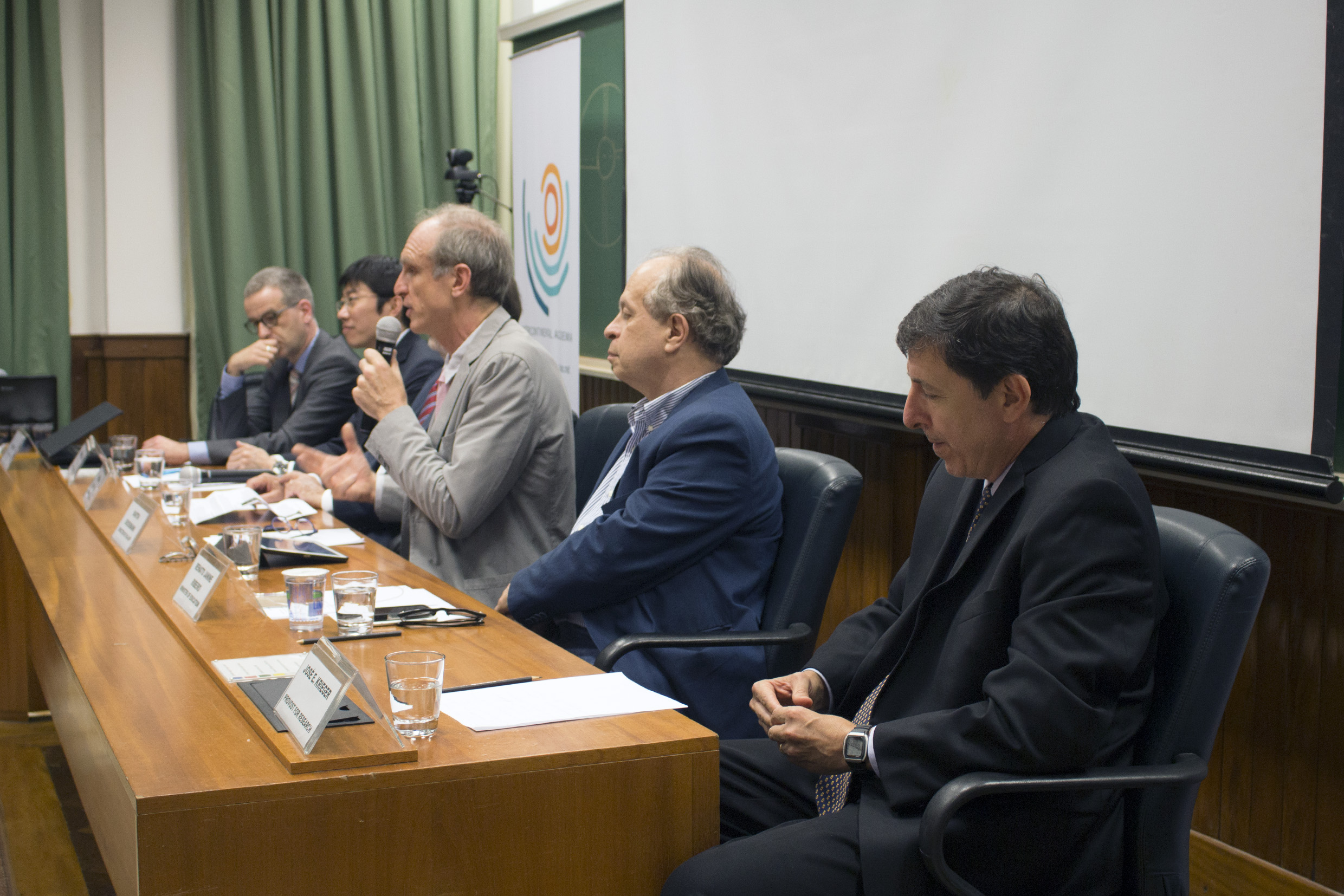 Carsten Dose, Dapeng Cai, Hernan Chaimovich, Martin Grossmann, Ministro Renato Janine Ribeiro José Eduardo Krieger