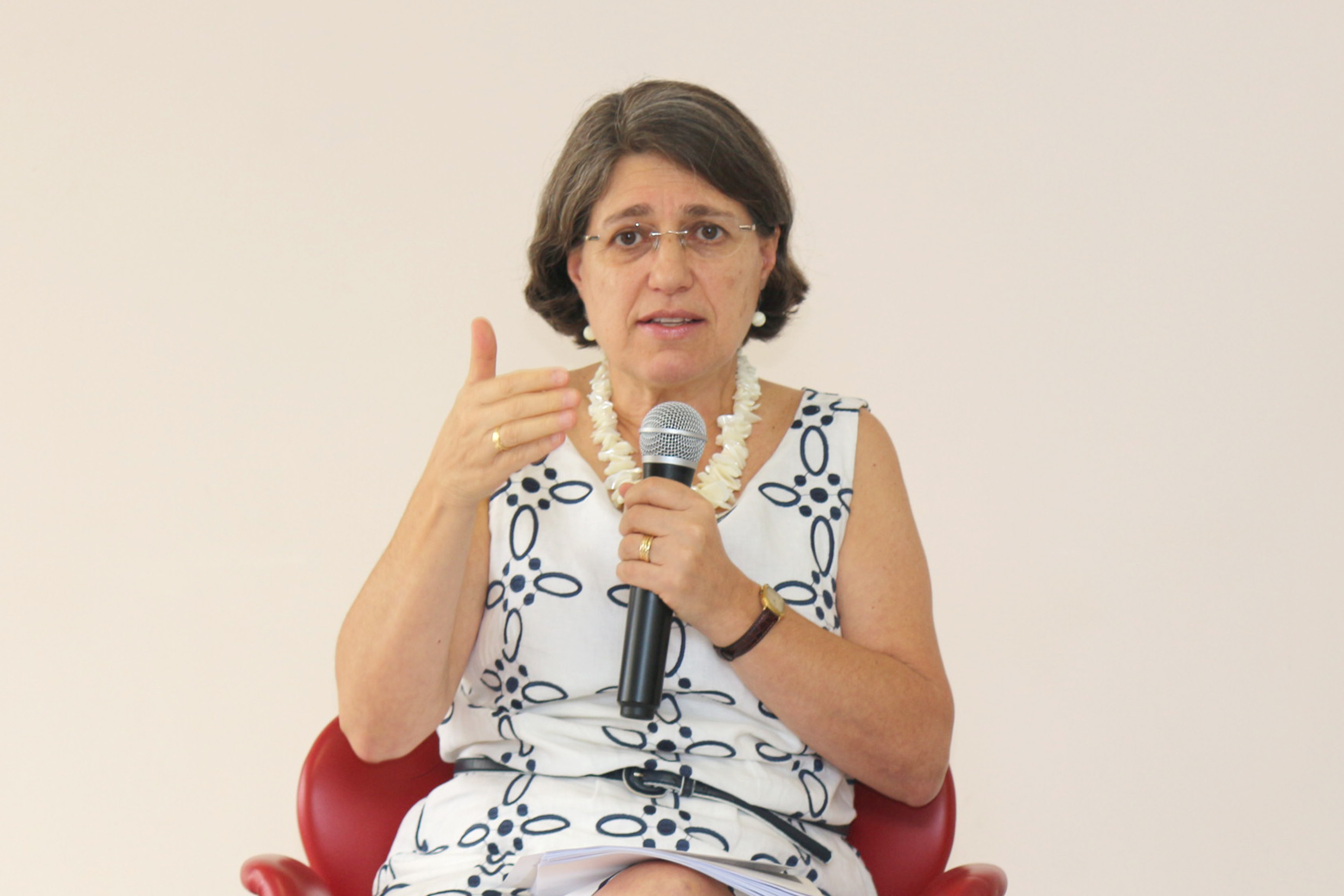 Ana Lydia Sawaya encerra o evento e agradece aos participantes