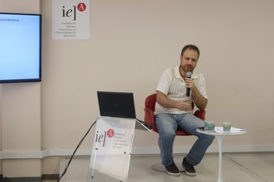 Gabriel Fernandes inicia sua apresentação