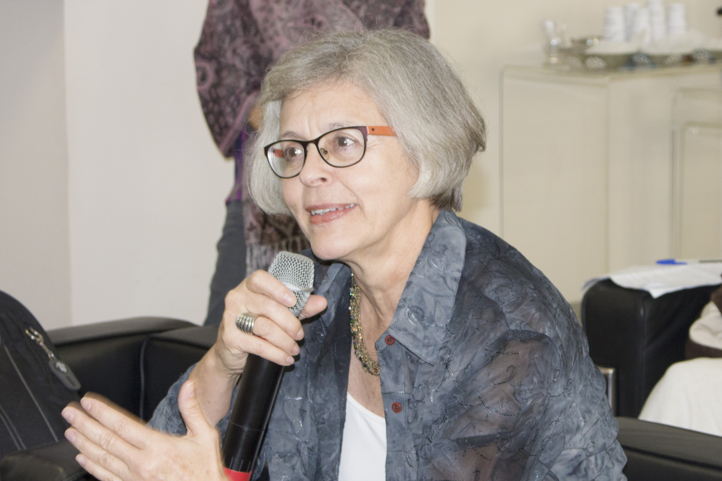 Neli Aparecida de Mello-Théry