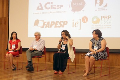 Mariluce de Souza Moura encerra o Painel V e agradece aos participantes - (16/10/2015)