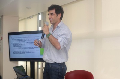 Juan Doblas inicia sua apresentação - (16/11/2015)