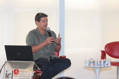 Eduardo Neves inicia sua apresentação - (12/11/2015) 