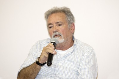 Marcio Automare responde a perguntas durante o debate