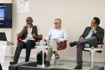 Clifford Griffin, José Álvaro Moisés e Emmanuel Silva Nunes Oliveira Junior - (04/12/2015)