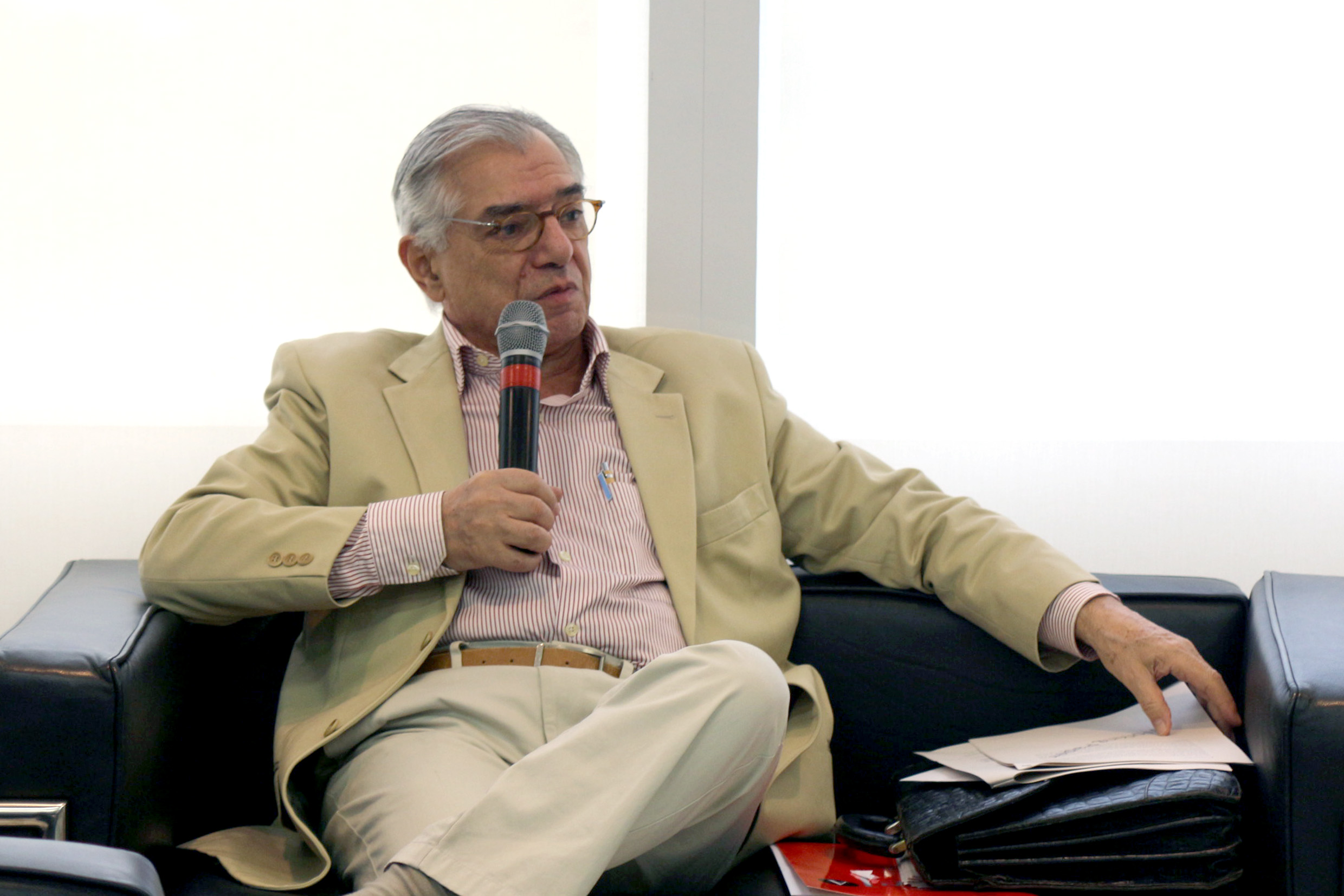 José Álvaro Moisés agradece aos participantes e encerra o evento - (03/12/2015 - tarde)