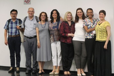 Foto de encerramento com todos os expositores