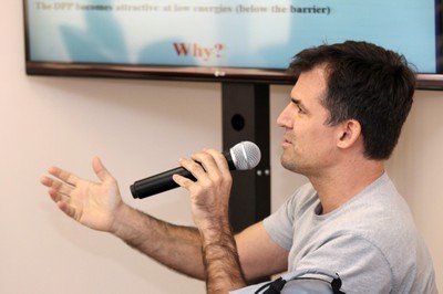 Marcos Alvarez faz perguntas ao expositor