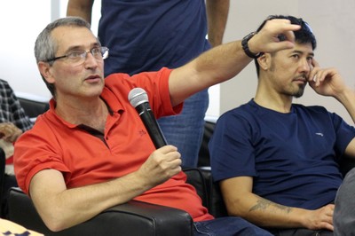 Tobias Frederico faz perguntas ao expositor