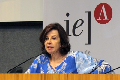Mariangela Belfiore Wanderley
