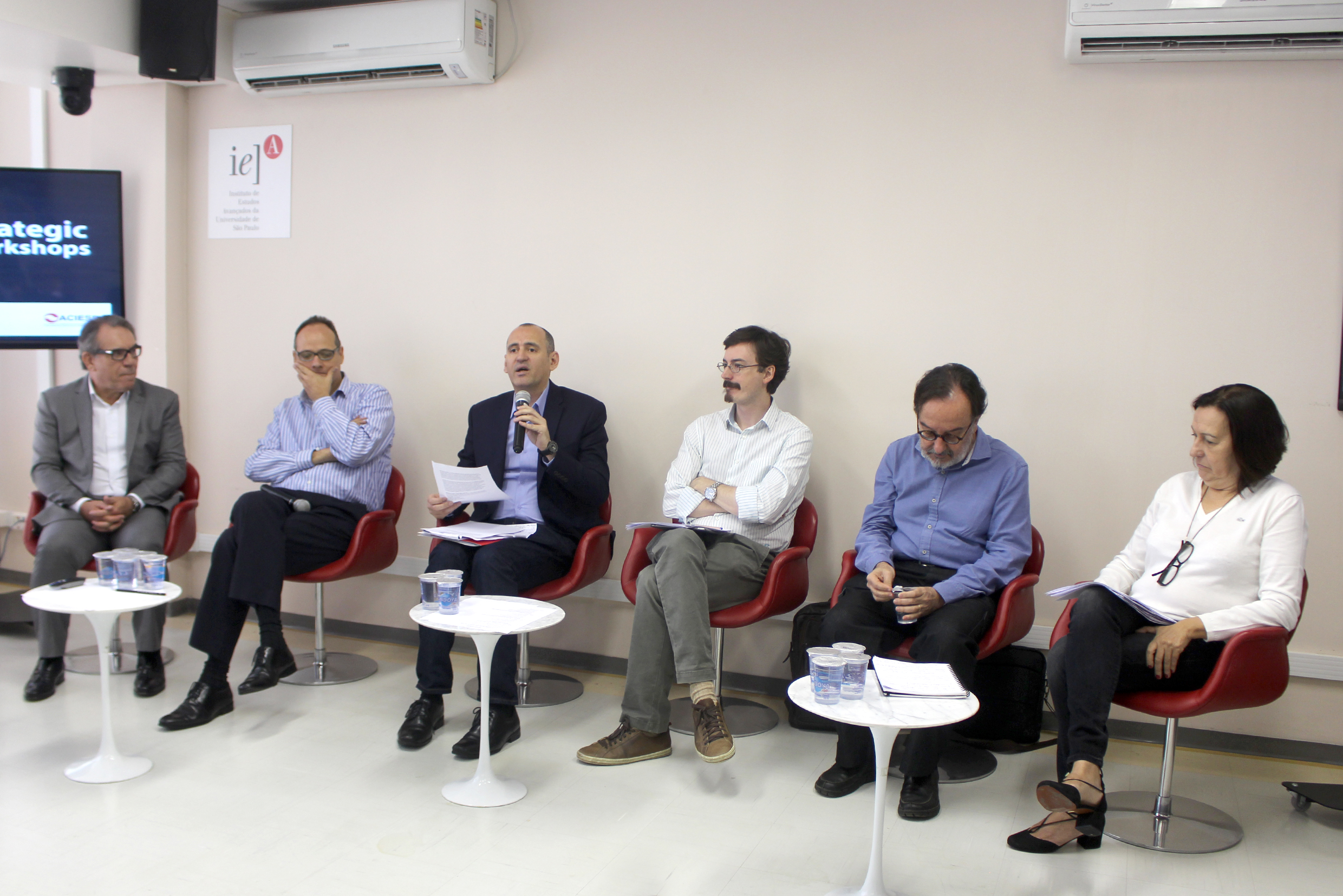 Francisco Balestrin, Samuel Pessoa, Mário Scheffer, Fernando Rugitsky, Gastão Wagner e Ligia Bahia 