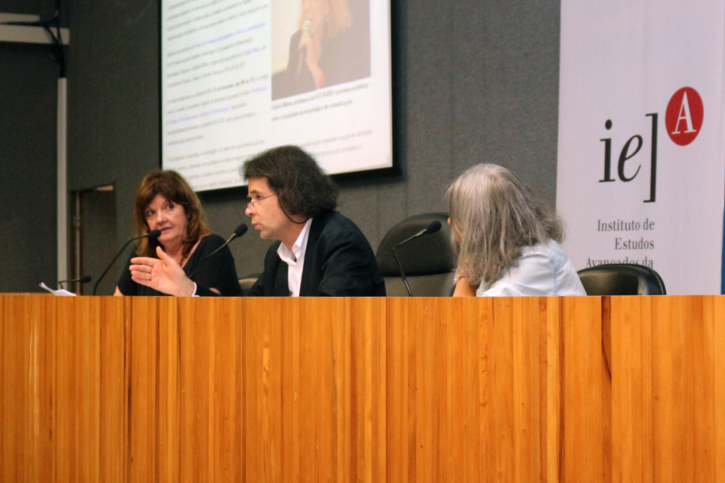 Maria Inês Assumpção Fernandes, Georges Gaillard e Olgária Matos - 23/02/2016