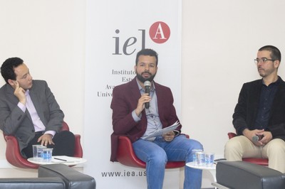 Leonardo Augusto Gomes abre o evento e apresenta os expositores