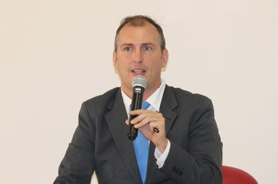 Daniel Lemos apresenta Albert G. J. Tacon