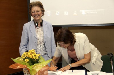 Marie-Françoise Chevallier-Le Guyader e Maria Cristina Motta de Toledo Assinam Convênio entre IHEST e EACH - 07/04/2016