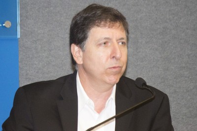 José Eduardo Krieger faz a abertura do evento