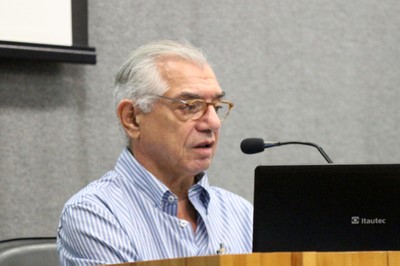José Alvaro Moisés encerra o evento e agradece a participação de todos