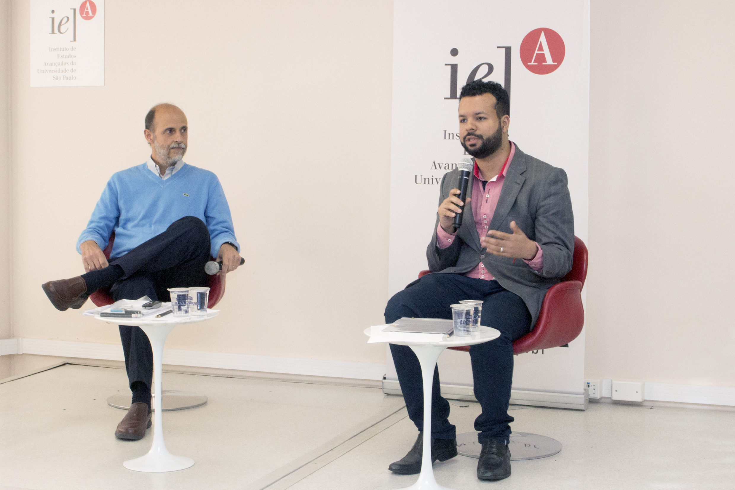 Leonardo Gomes apresenta o expositor