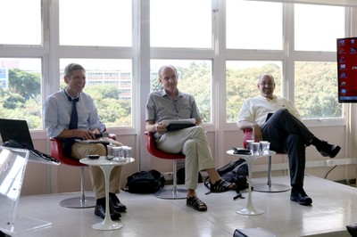 Michael Elliott, Martin Grossmann e Jeffrey Lesser