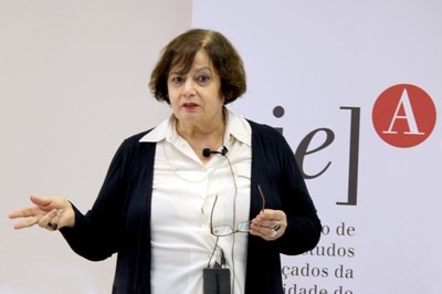 Eda Tassara abre o evento