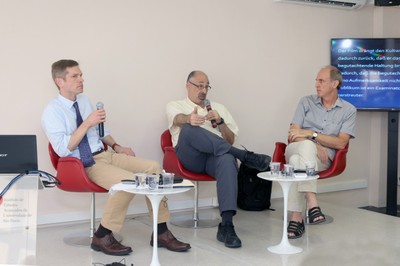 Michael Elliott, Jeffrey Lesser e Martin Grossmann