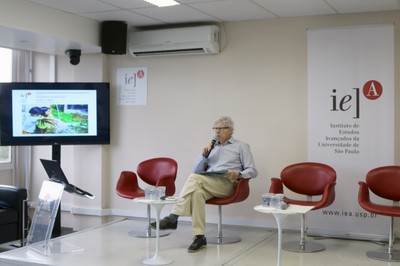 Pedro Jacobi faz a abertura do evento 
