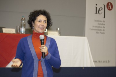 Claudia Regina dos Santos