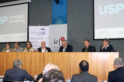 Carlos Américo Pacheco, Sandoval Carneiro Jr, Gianna Sagazio, Vanderlei Salvador Bagnato, Eduardo F. G. Santos,  Cláudio Pinhanez e Jarbas Caiado de Castro Neto