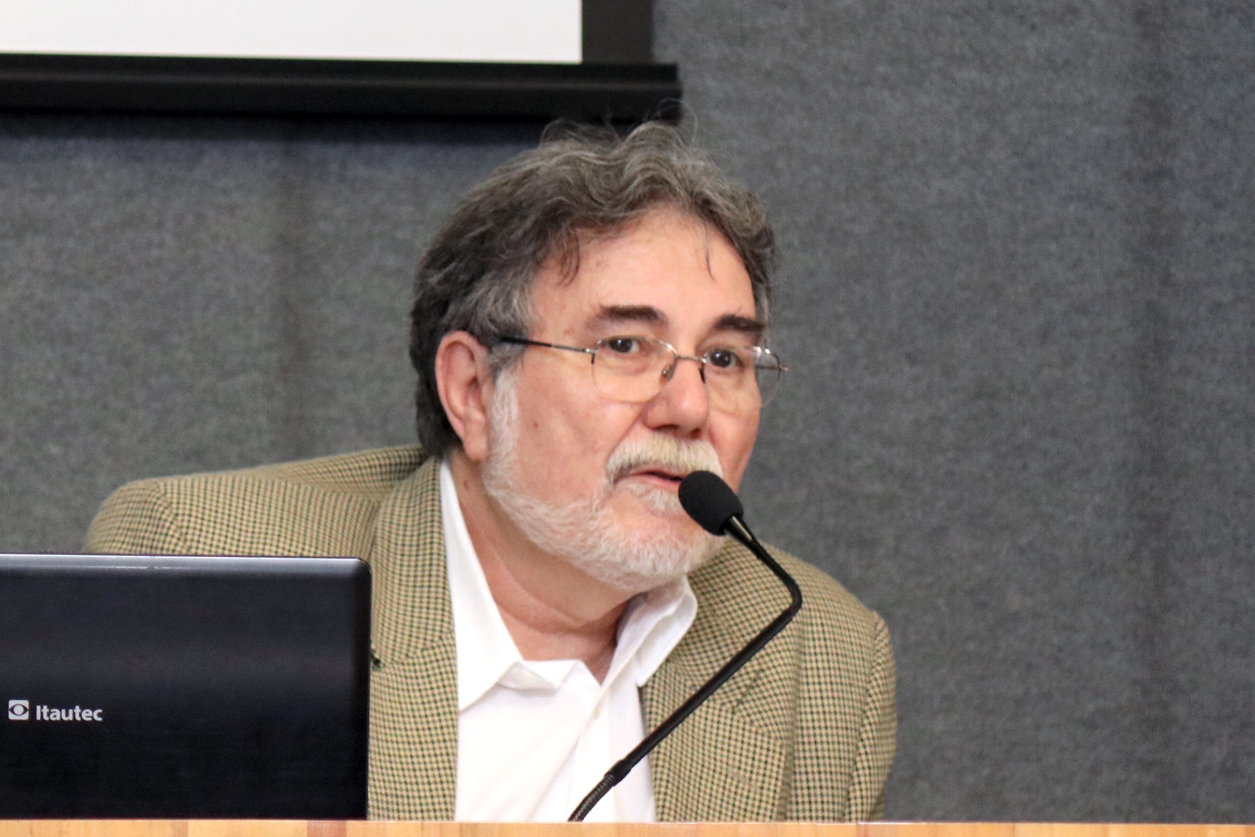 Carlos Américo Pacheco