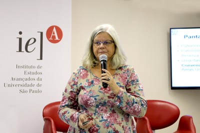 Débora Fernandes Calheiros
