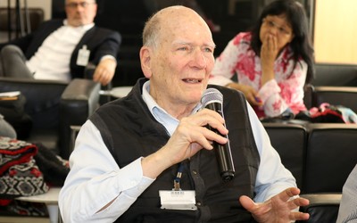 Gehard Malnic fala durante o debate