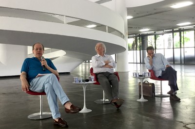 Paulo Herkenhoff, Ricardo Ohtake e Carlos Augusto Calil
